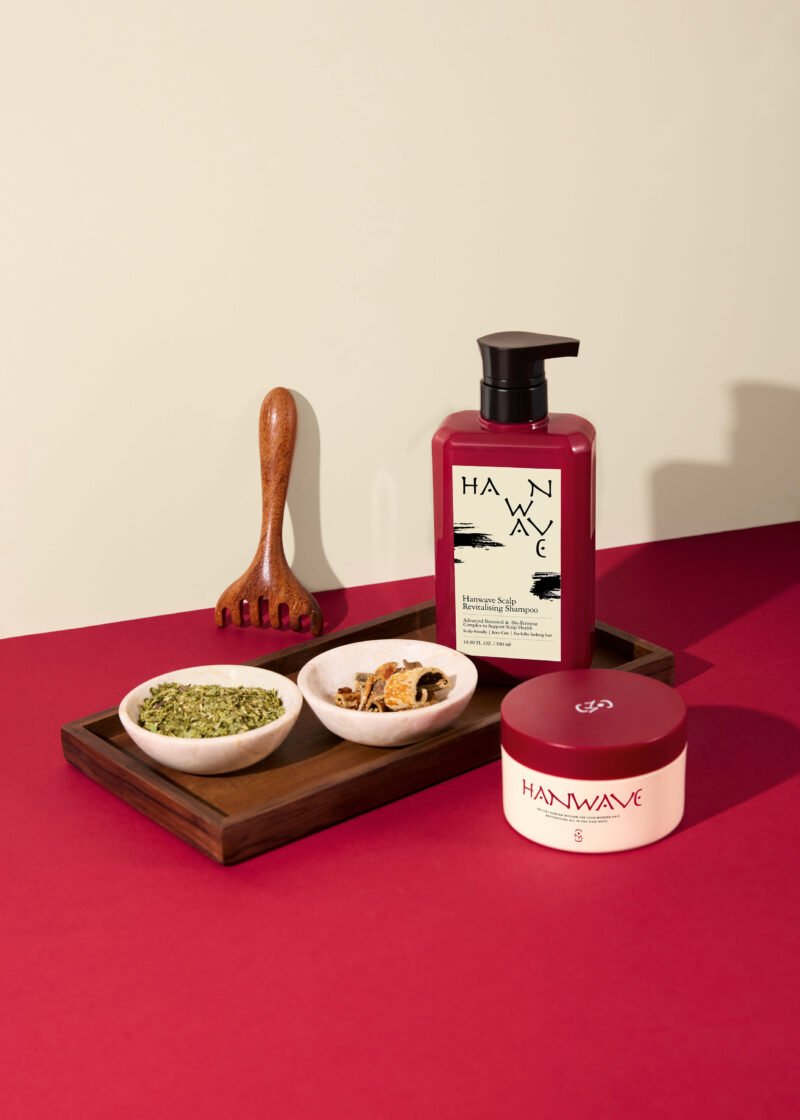 HANWAVE Scalp Revitalising Shampoo – plaukų ir galvos odos balansuojantis šampūnas su 21 augaliniu ekstraktu